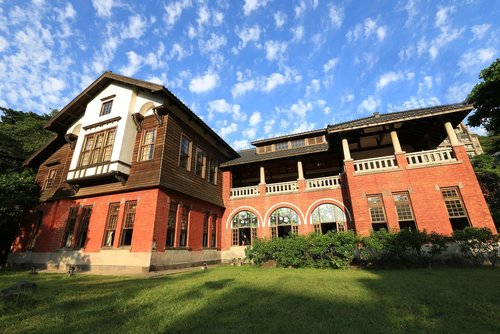 20世紀時，北投溫泉博物館曾為當時東亞最大的溫泉公共浴場；現在則以建築記錄歷史，成為在地重要文化館舍。(圖片提供：北投溫泉博物館)