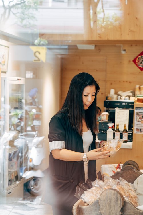 位在北投捷運站附近的肯肯烘焙，以酸種麵包聞名，是備受在地人喜愛的麵包店。